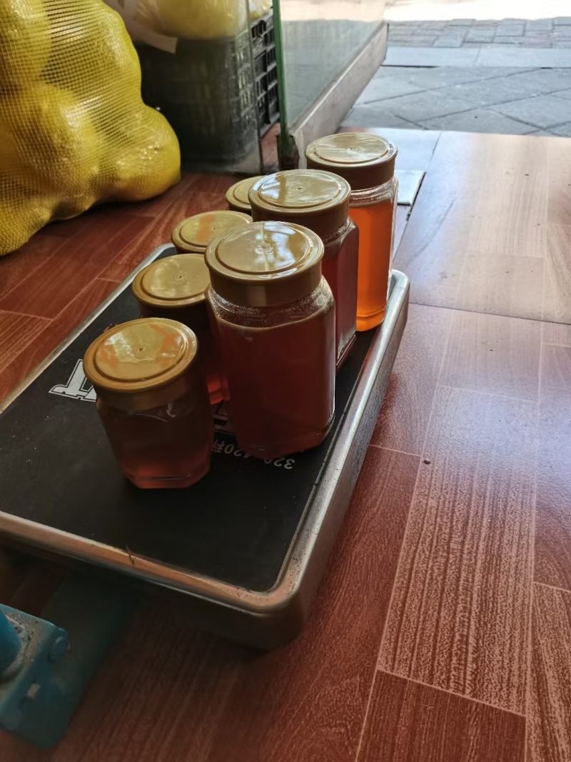 土蜂蜜，高山石头缝里的蜂蜜，冬蜜，起沙的蜂蜜，