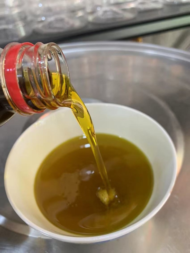 菜籽油46一桶5升装批发量大优惠，浓香纯正天然
