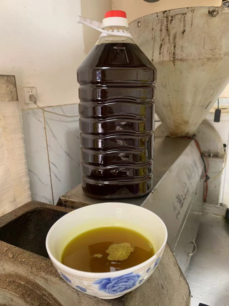 菜籽油46一桶5升装批发量大优惠，浓香纯正天然