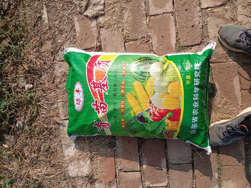 营养土/育苗基质优质基质，适合各种瓜果蔬菜，水稻，药材