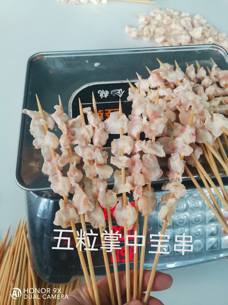 掌中宝串原料新鲜，真材实料卖相美观，烧烤佳品。