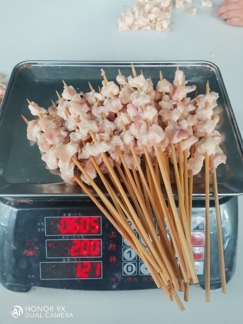 掌中宝串原料新鲜，真材实料卖相美观，烧烤佳品。
