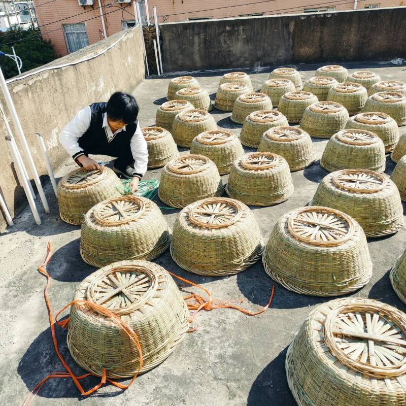 手工编织竹筐