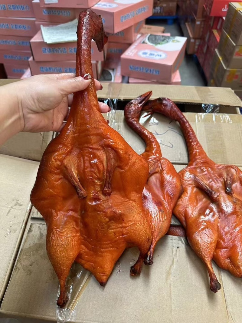 板鸭烟熏板鸭地摊板鸭展会板鸭