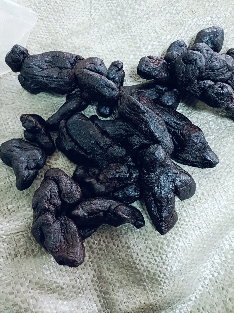 制黄精，九蒸九晒古法炮制精选大个，8~9个一公斤个个精选