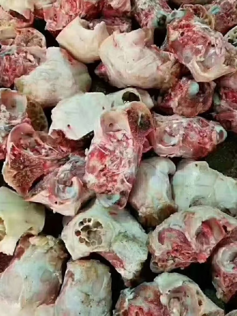 羊脑壳，每天新鲜砍，价格合适。羊汤馆必备