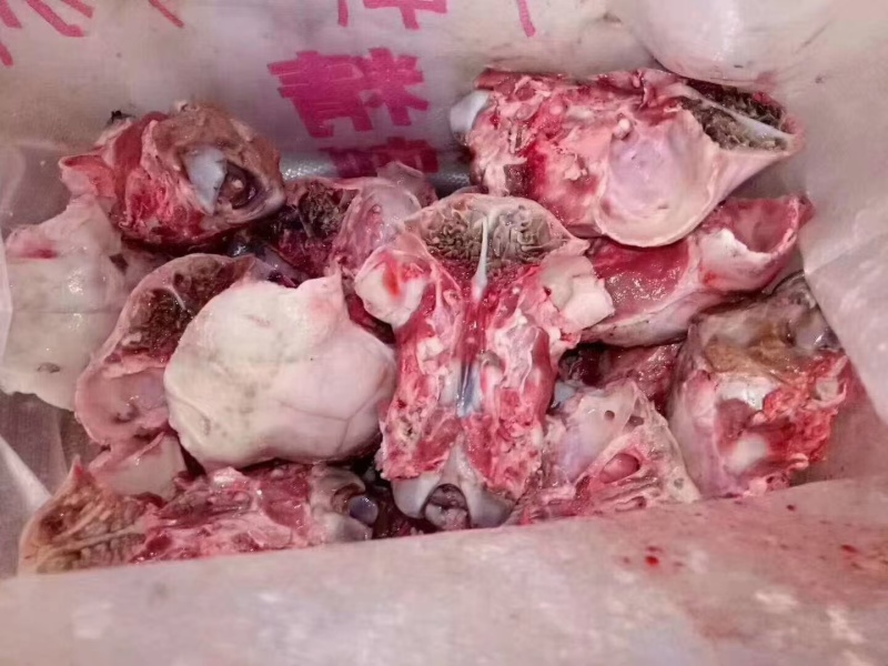 羊脑壳，每天新鲜砍，价格合适。羊汤馆必备