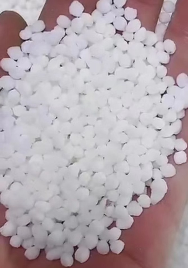 明泉大颗粒尿素，小颗粒尿素