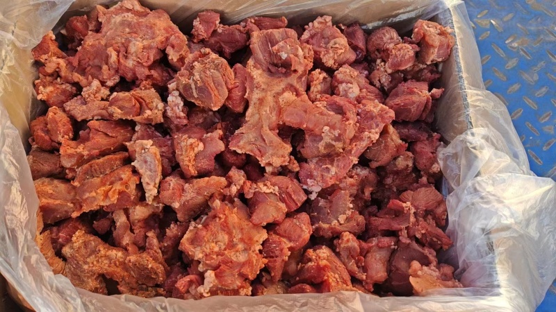 五香牛小脸肉，鲜货实拍，有大量现货，25一斤，货源稳定。