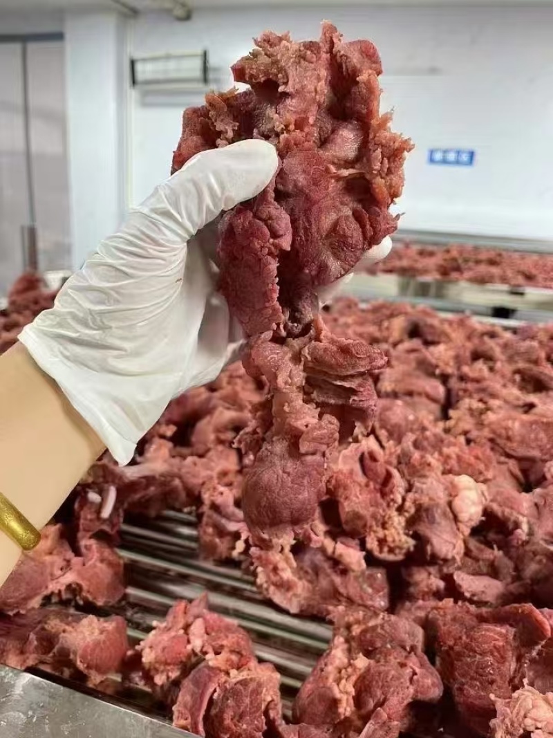五香牛小脸肉，鲜货实拍，有大量现货，25一斤，货源稳定。