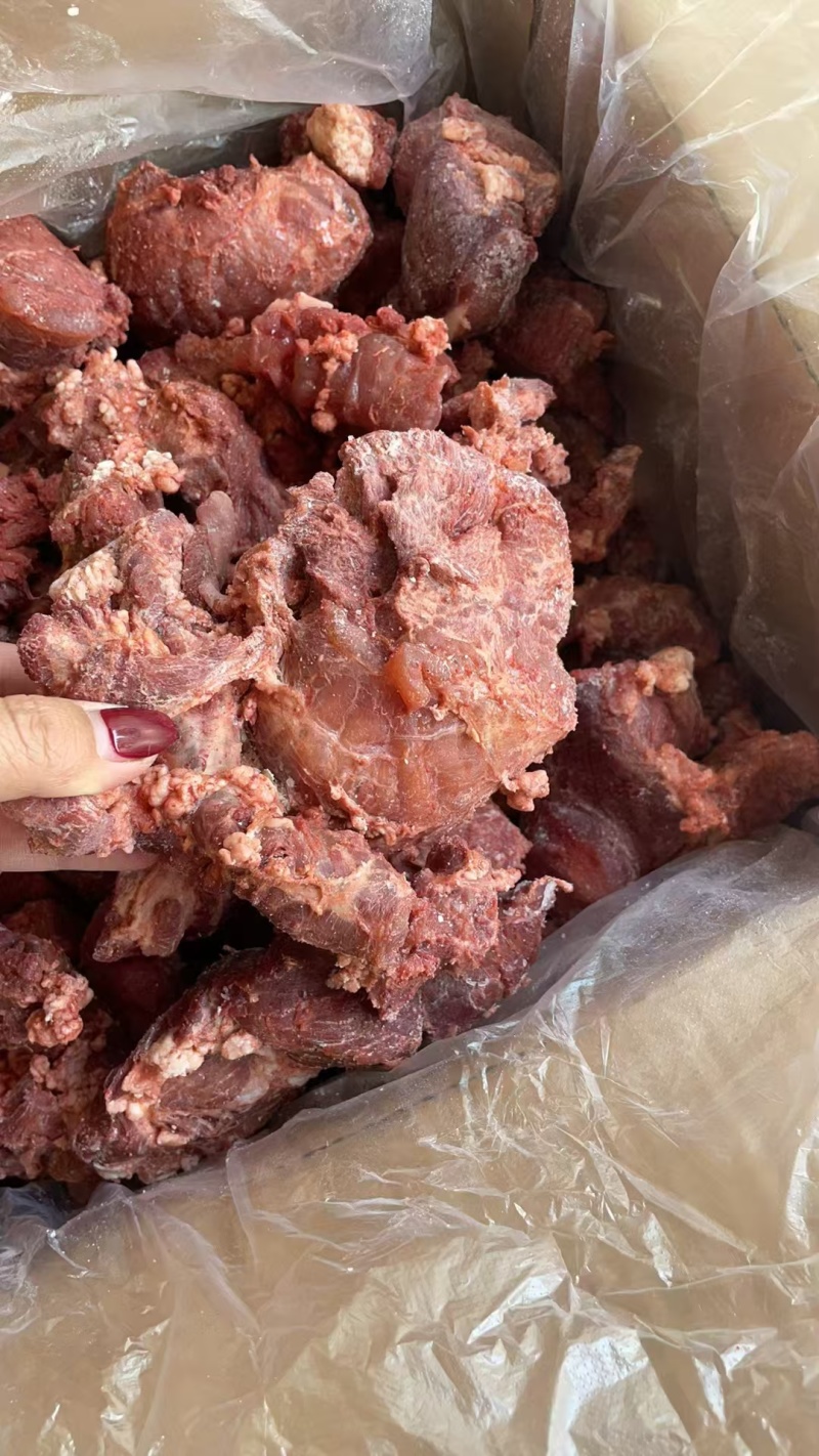 五香牛小脸肉，鲜货实拍，有大量现货，25一斤，货源稳定。