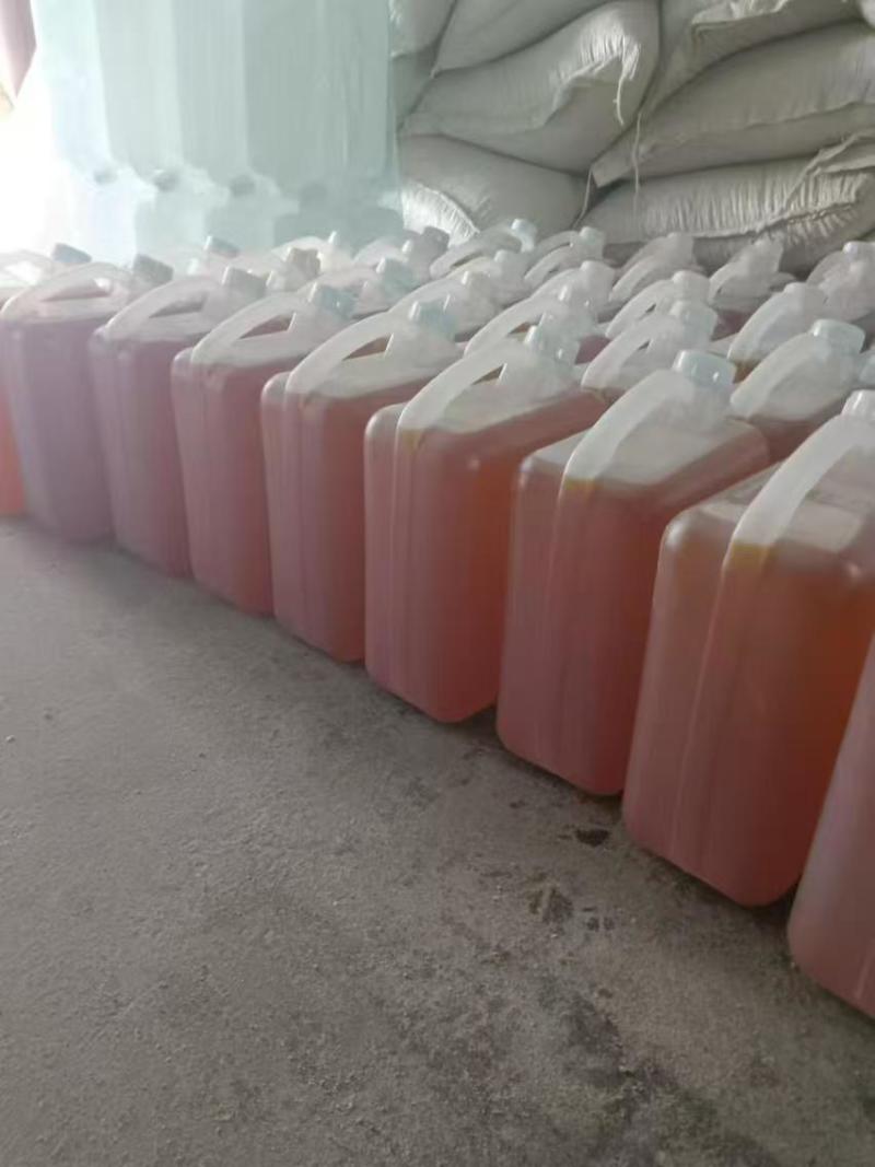 自家笨榨大豆油，保证百分百大豆油，无任何添加剂