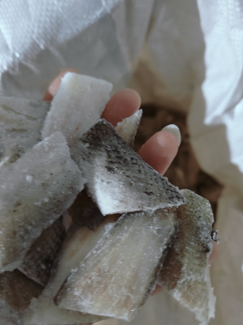 鳕鱼带皮碎肉明太鱼带皮肉袋子装的包含运费价咨询为实