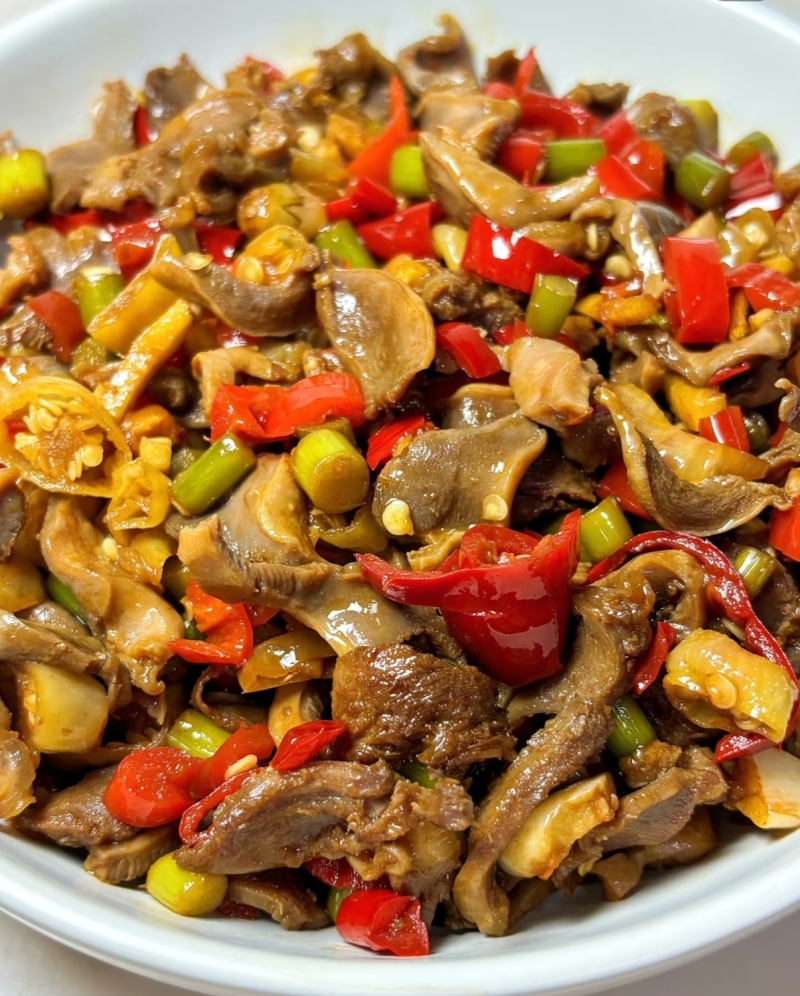 小炒鸡杂鸡心鸡胗鸡肠