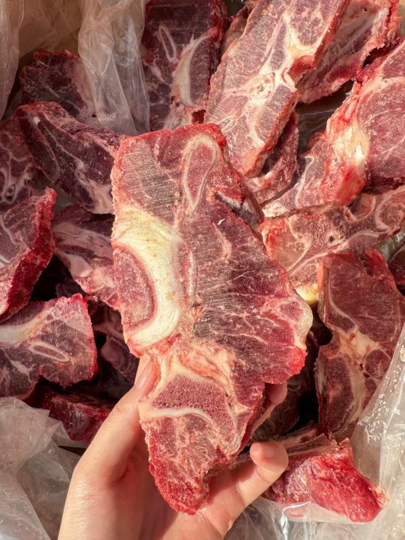 满肉牛脖骨
