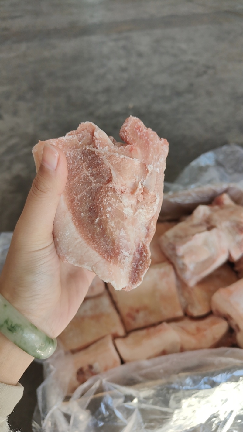 带皮带肉尾骨块4快多一斤，带肉满满