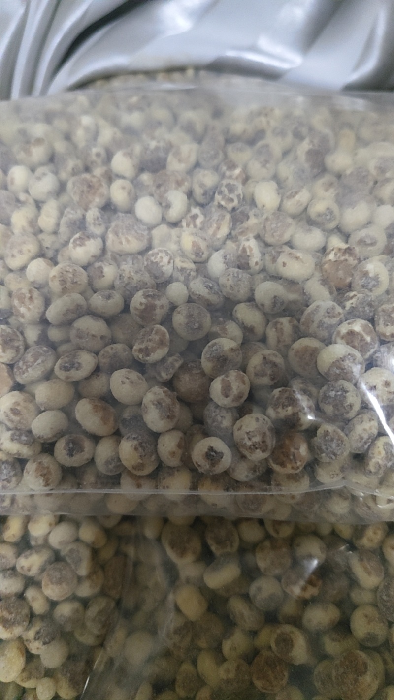 新疆脱皮油砂豆虎坚果