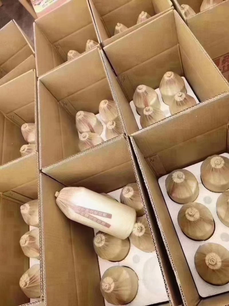 白酒基酒，53度酱香型，支持一件定制，欢迎品鉴。