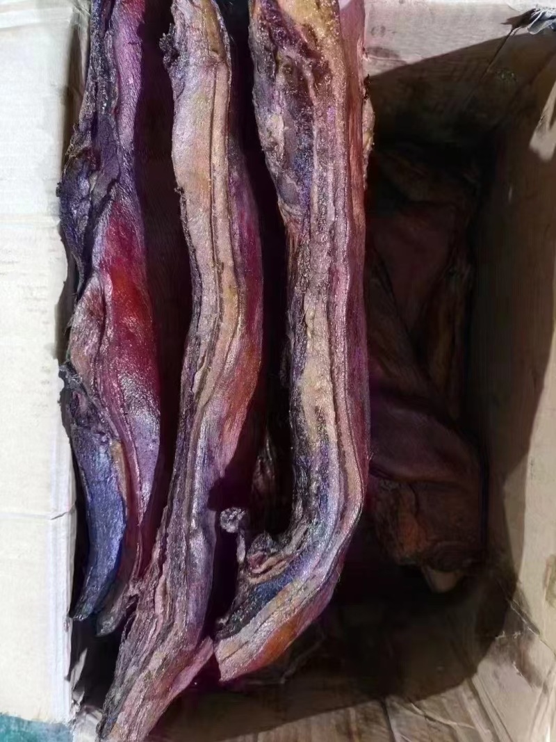 三线肉三线腊肉烟熏腊肉地摊腊肉地摊展销会**