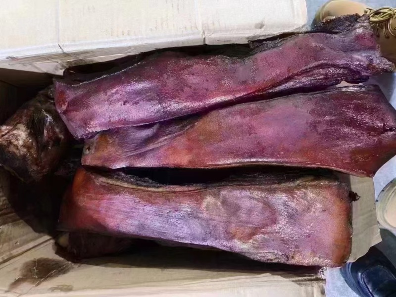 三线肉三线腊肉烟熏腊肉地摊腊肉地摊展销会**