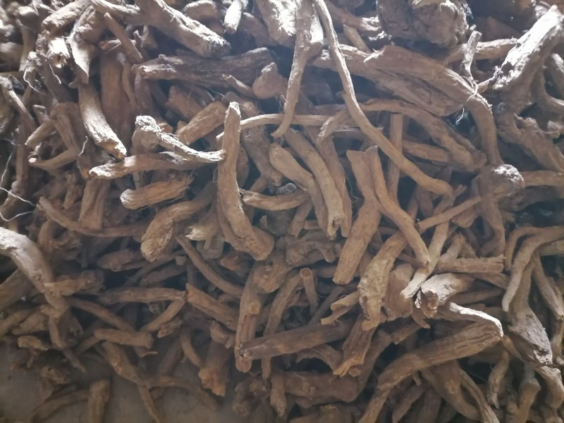 云木香身干无杂质无须毛，含量高品质好质得购买哟。