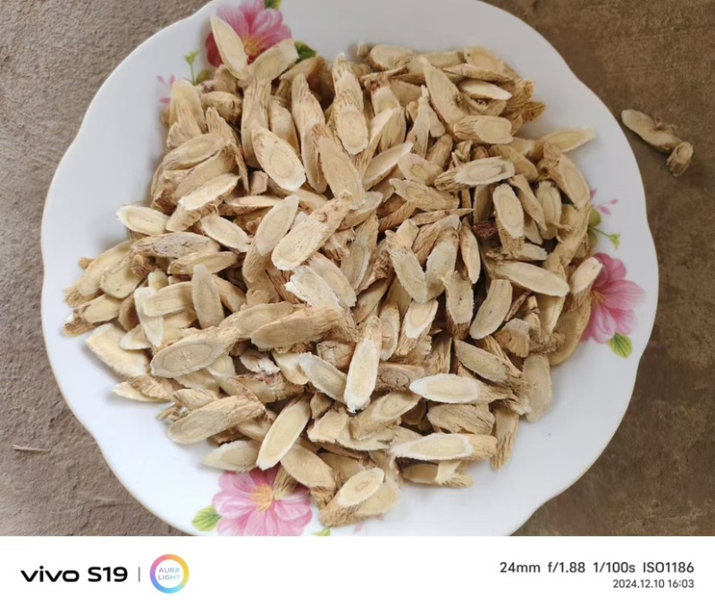 甘肃黄芪片大量供应品质保证诚信经营欢迎老板来电洽谈
