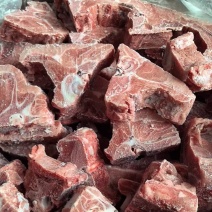 多肉猪脊骨块，7块一斤，颜色鲜亮，带肉率高，全国物流发货