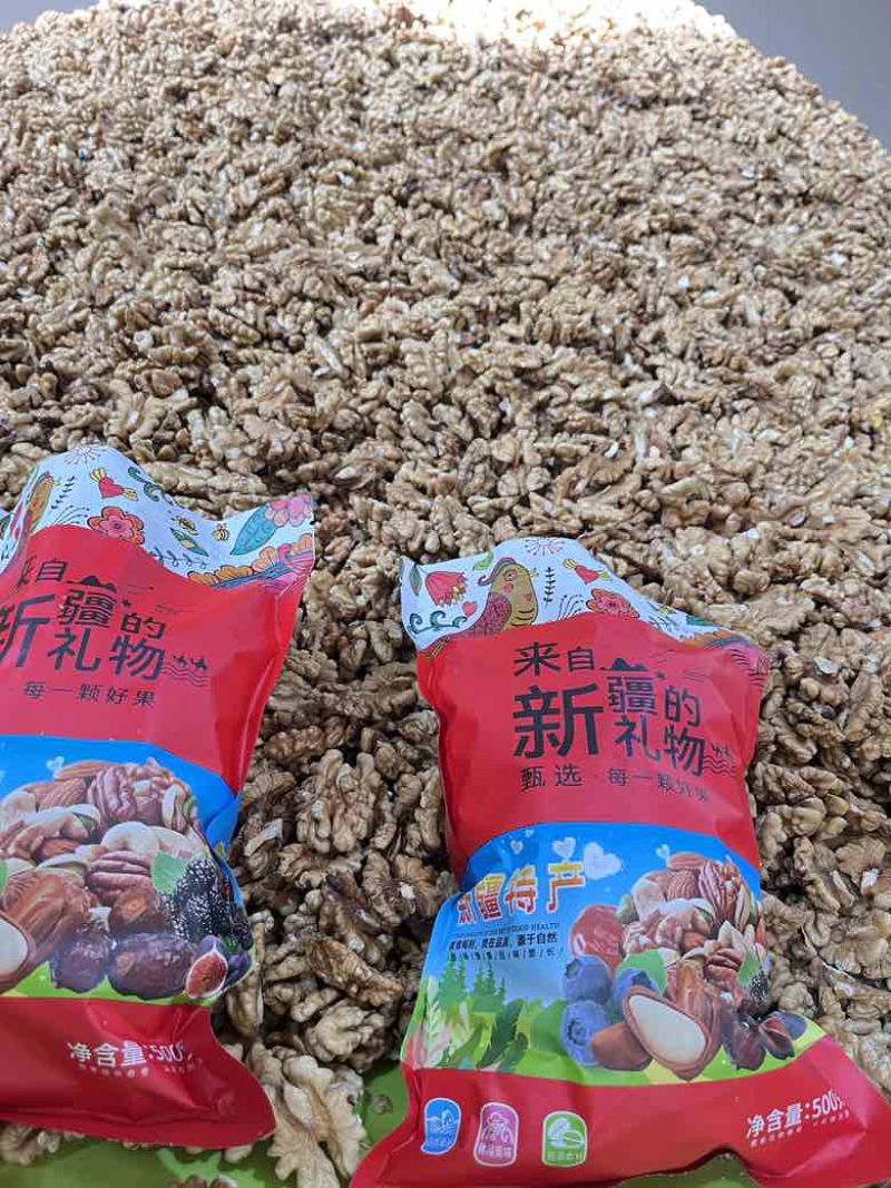 新疆和田核桃仁一手货源量大从优质量保证欢迎咨询