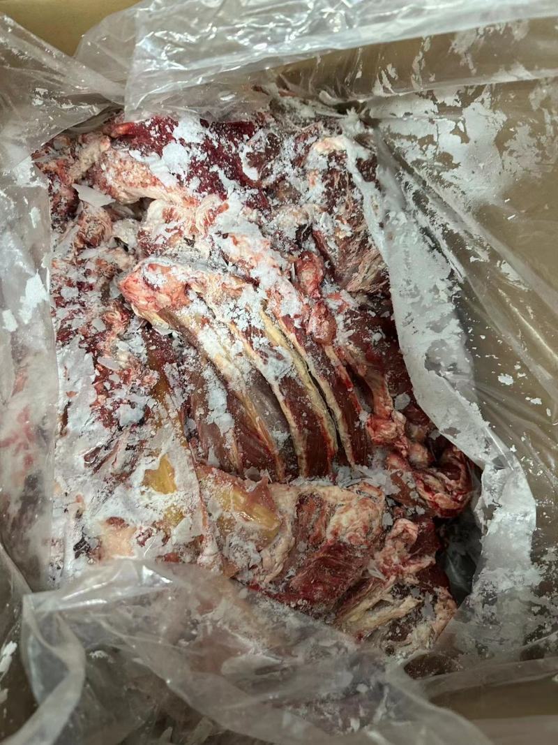 纯干牛肉，货源充足，全国发货，手续齐全，需要的老板联系。