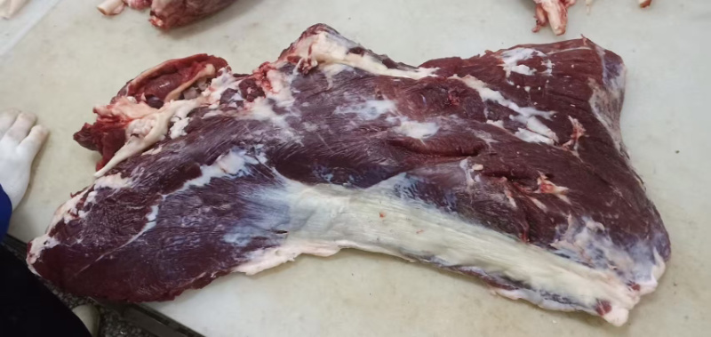 纯干牛肉不打水，价美物廉，肉色纯正源头厂家