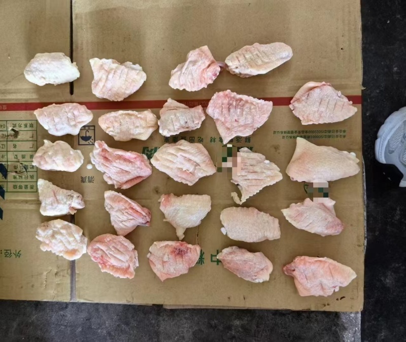 露骨翅中一车