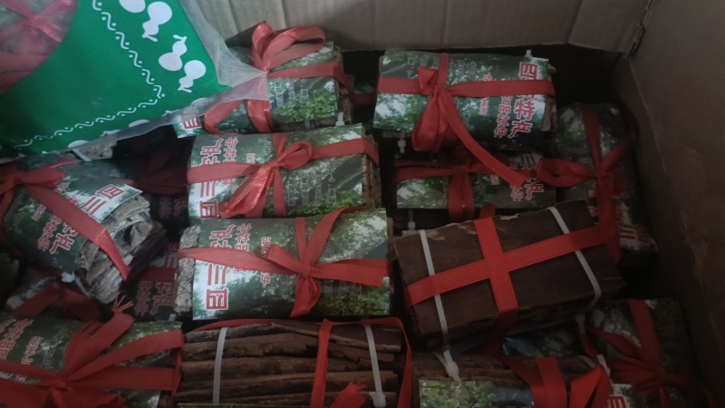 杜仲皮杜仲皮干净无杂质量大从优欢迎选购！