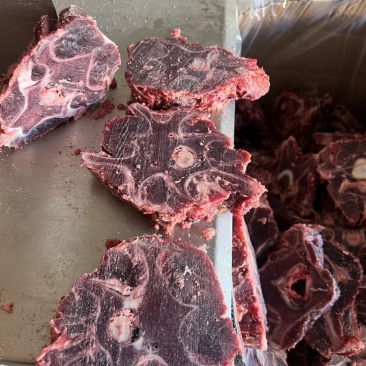满肉牛脖骨
