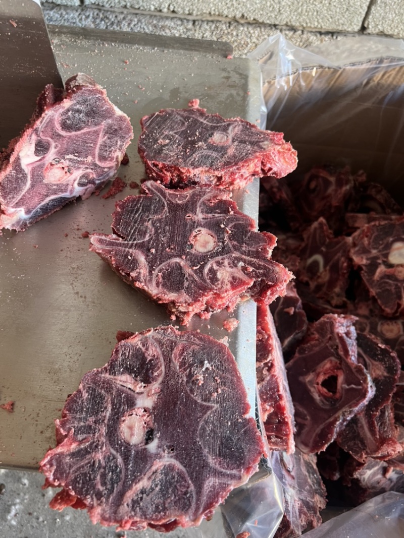满肉牛脖骨
