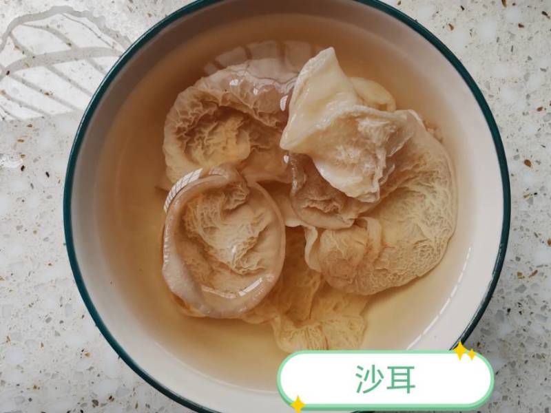 各种木耳齐全，一件都是60斤