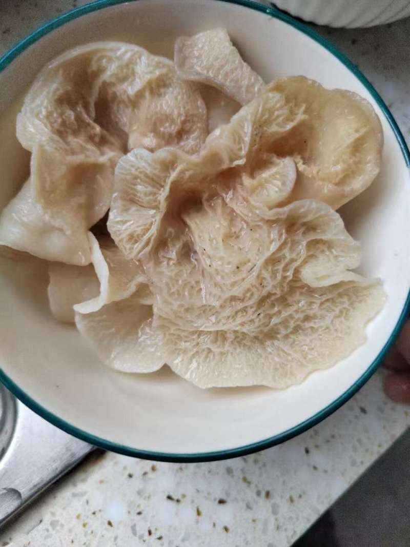 各种木耳齐全，一件都是60斤