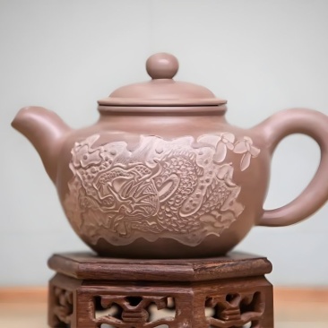 土陶产品：泡菜坛、酒坛、缸钵，远销国内和东南亚，名扬海外