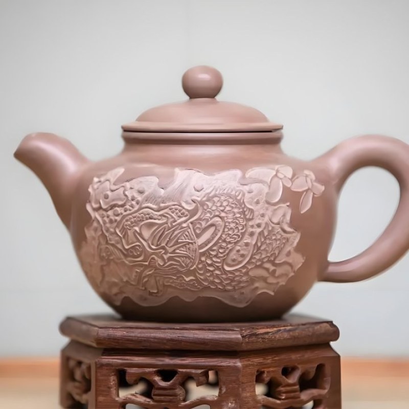 土陶产品：泡菜坛、酒坛、缸钵，远销国内和东南亚，名扬海外