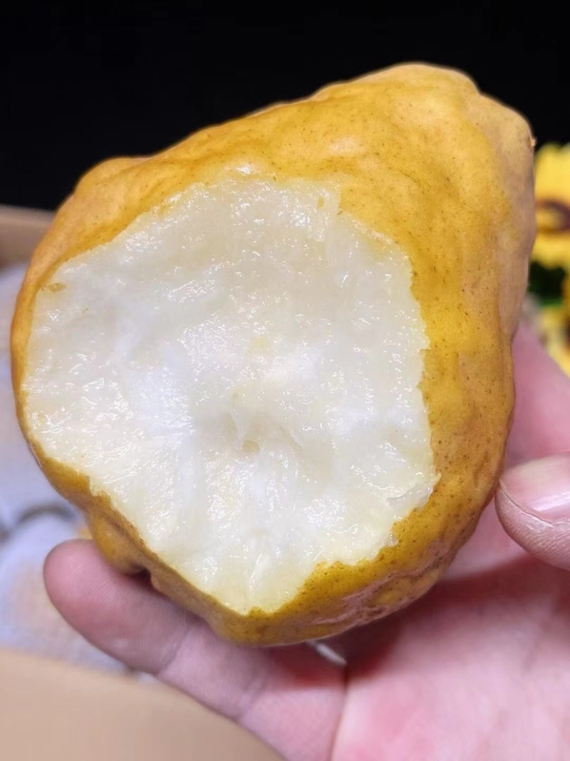 冰淇淋丑梨软嫩香甜非常适合老人小孩食用支持一件代发