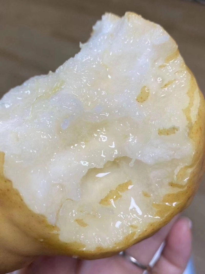 冰淇淋丑梨软嫩香甜非常适合老人小孩食用支持一件代发