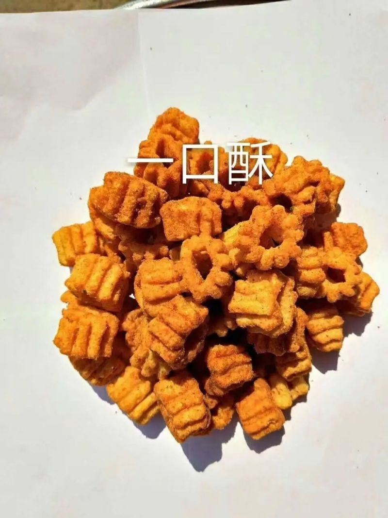 咸味食品麻辣毛毛虫苦荞片南瓜山药南瓜等