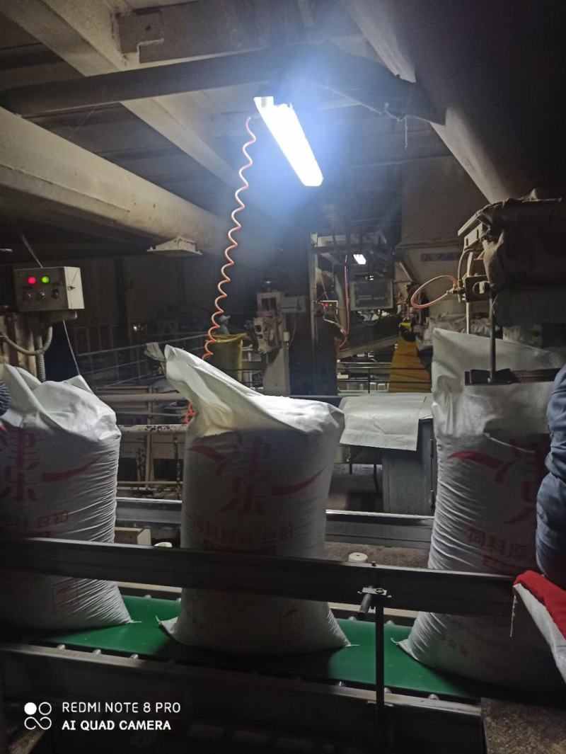 豆粕43蛋白饲料原料库存充足随时可提招代理商