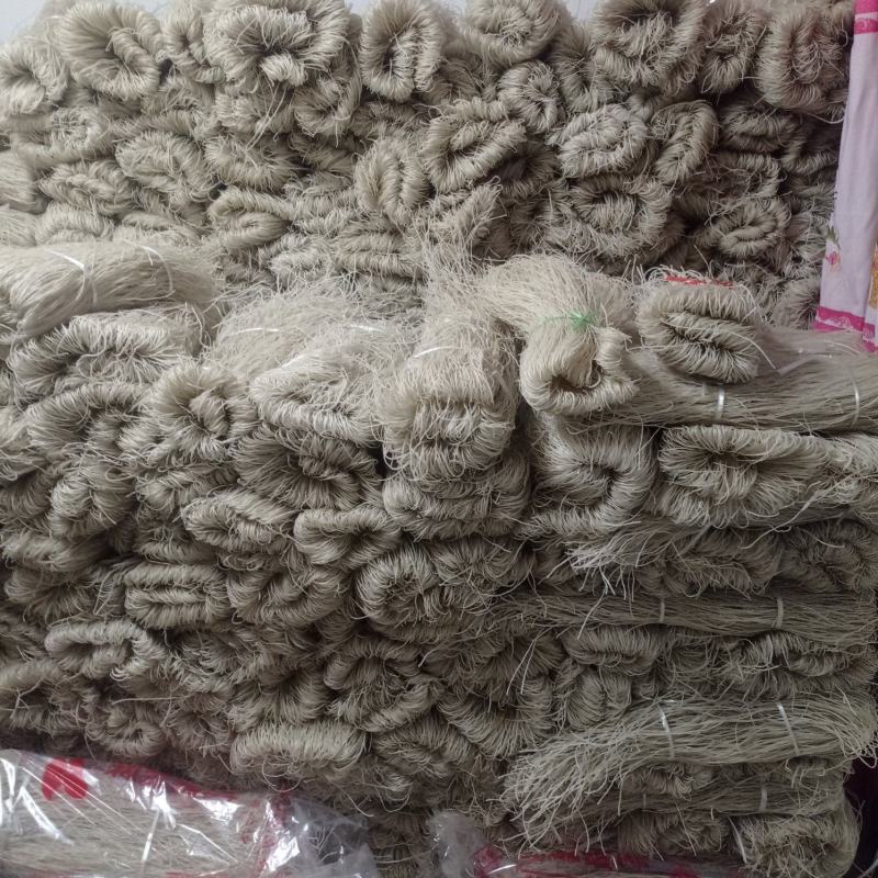 纯手工红薯粉条打包销售。