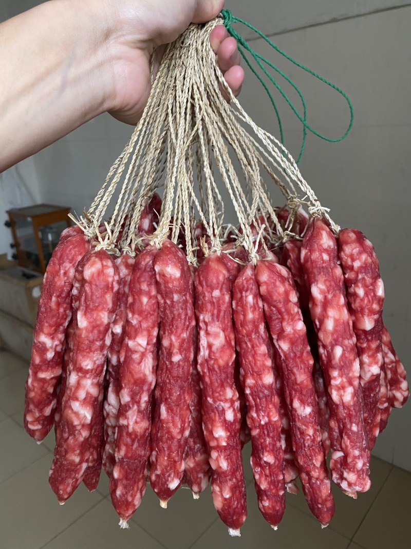 手工切肉肠皇广式腊肠腊味腊肠香肠咸甜适中广东腊肠高端餐饮