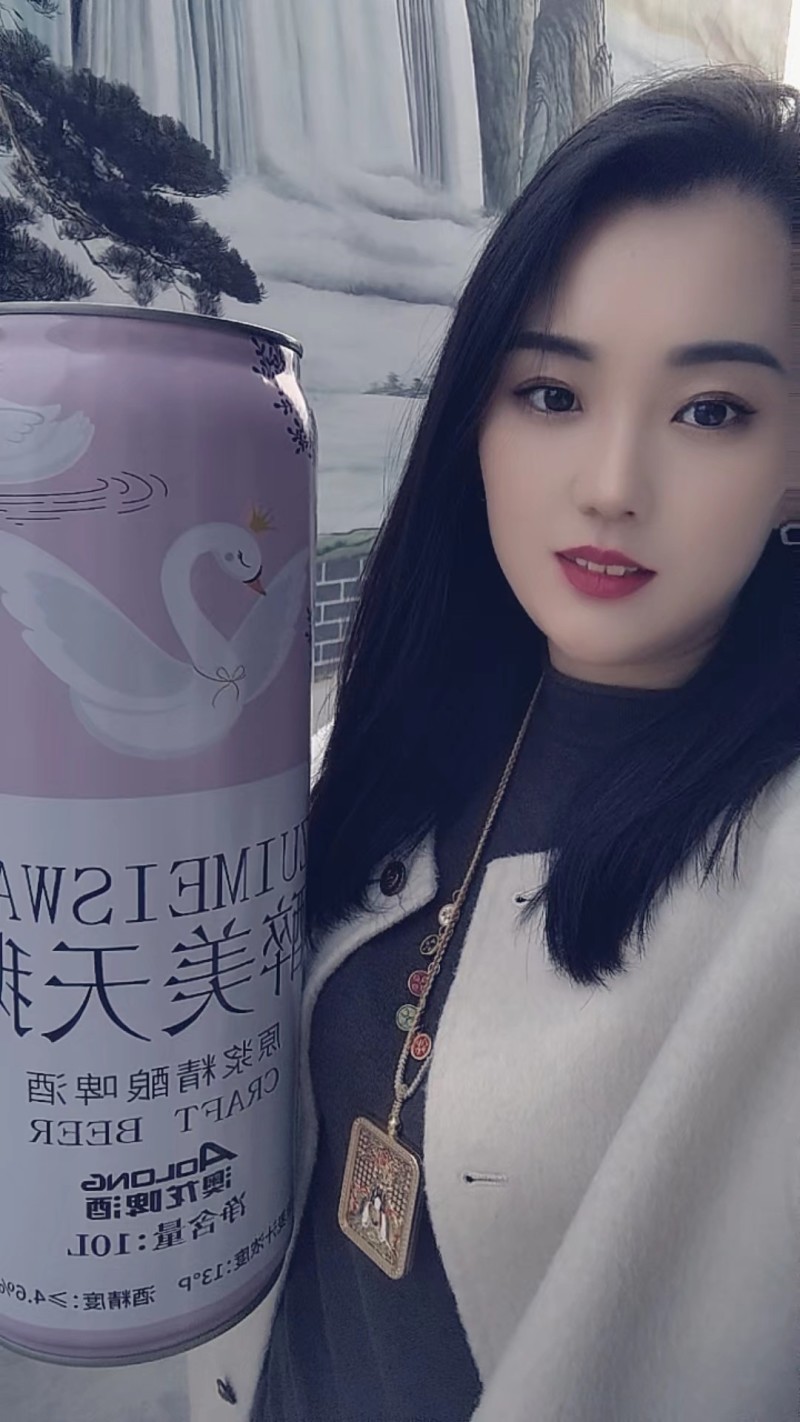 天鹅啤酒十升装。全麦发酵啤酒，麦香浓郁。全国招商