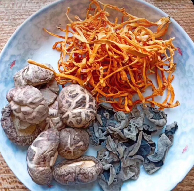 虫草花鲜货鲜湿虫草花金北蛹虫草菇孢子头菌类煲汤食材非干货