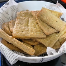 油炸豆腐现炸现卖，厂家直发量大优惠，欢迎老板咨询