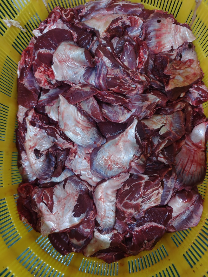 【牛小脸肉】冻牛头缓化剔下来的二次加工产品，一块半斤左右