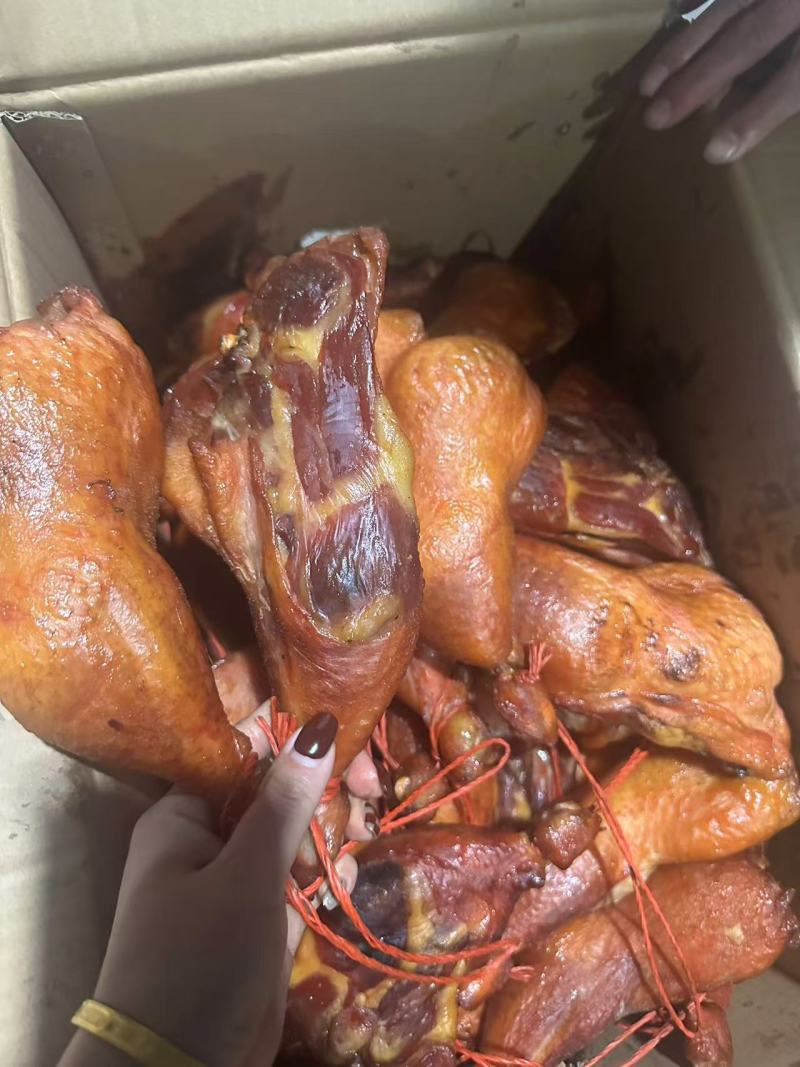 烟熏鸡腿，大鸡腿，小鸡腿都有货