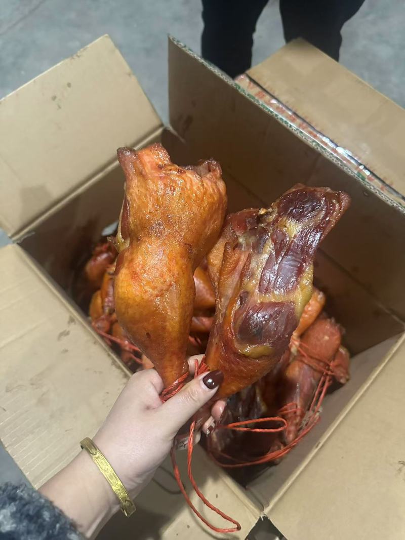 烟熏鸡腿，大鸡腿，小鸡腿都有货